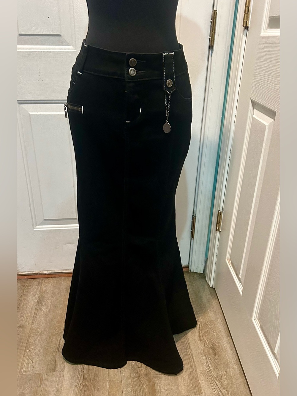 Y2K Bisou Bisou Black Maxi Flare Skirt Size 8 Denim Mermaid Trumpet VTG Charm